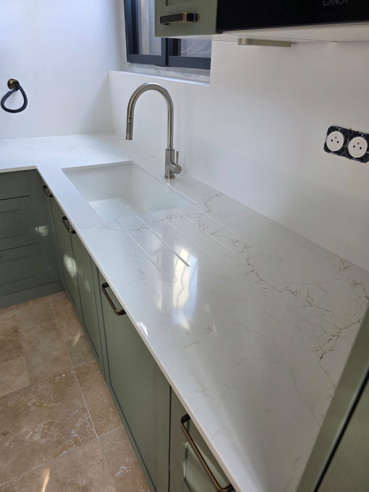 Cuisine en Quartz Unistone Misterio Gold